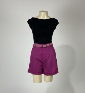 Short fucsia com cinto