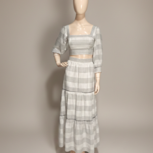 Saia longa preto e branco