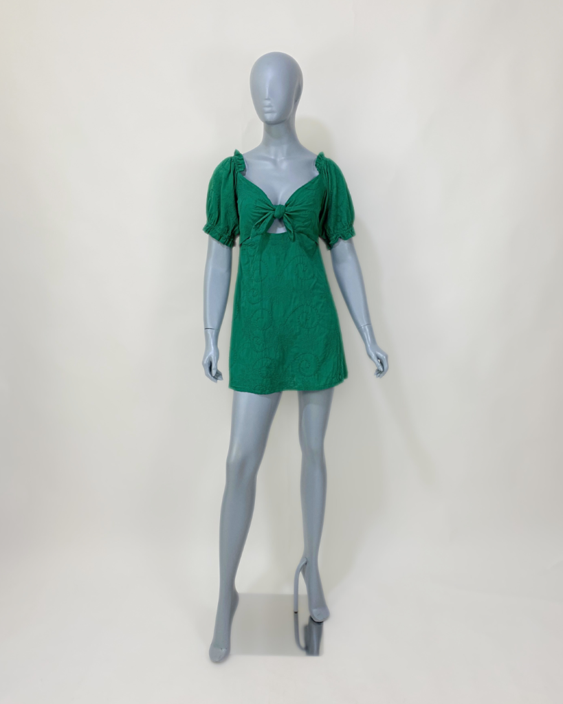 Vestido verde curto bordado – Tam M