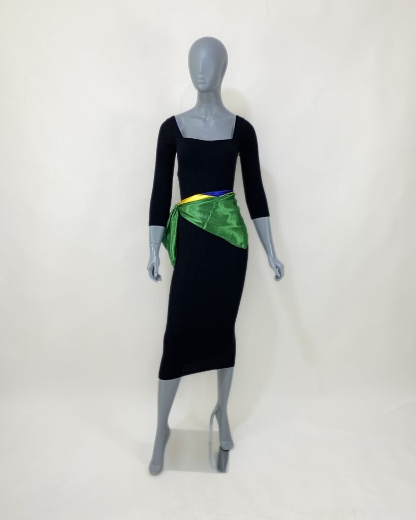 Vestido tubinho preto canelado – Tam M