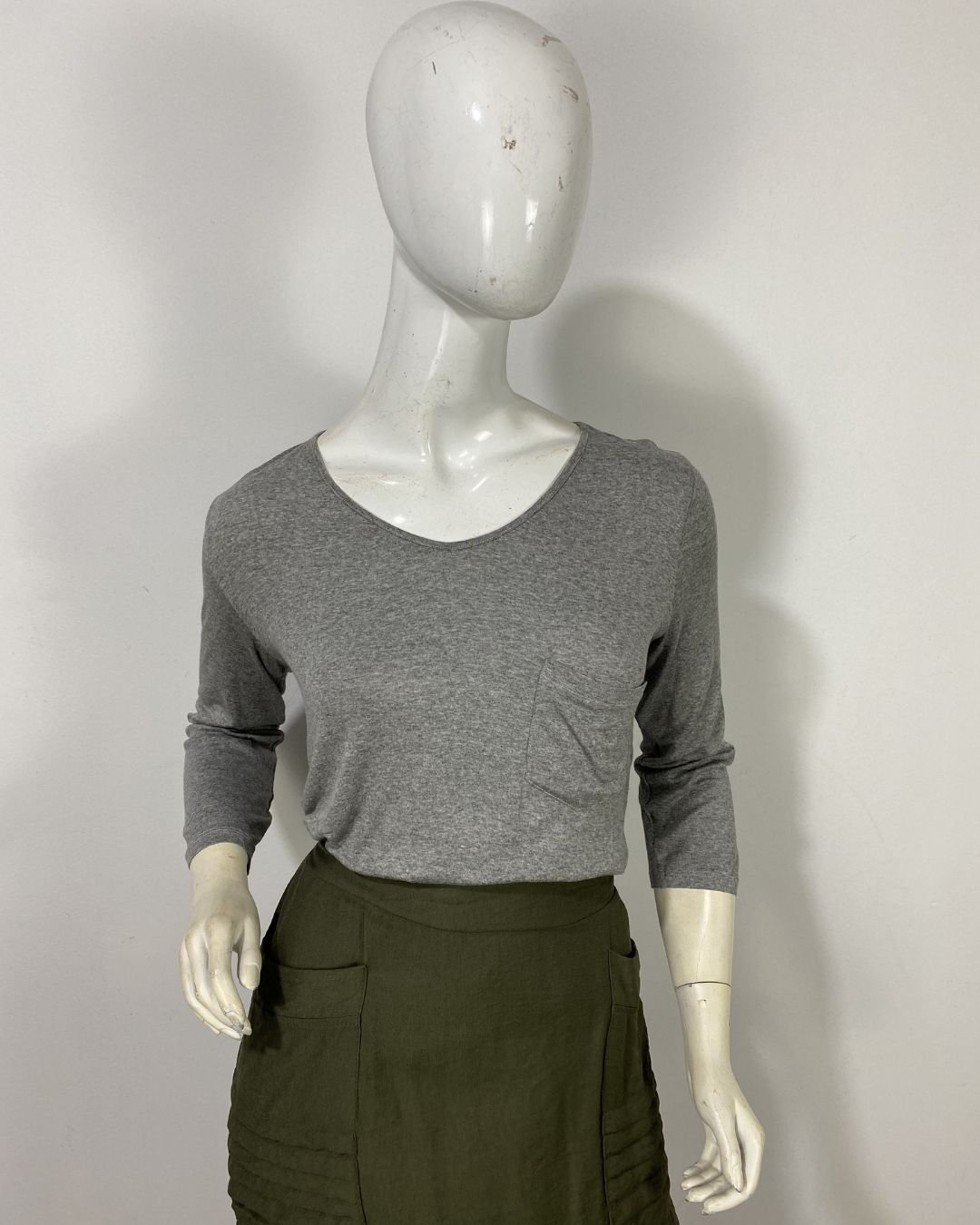 Blusa cinza manga longa em malha - Tam M