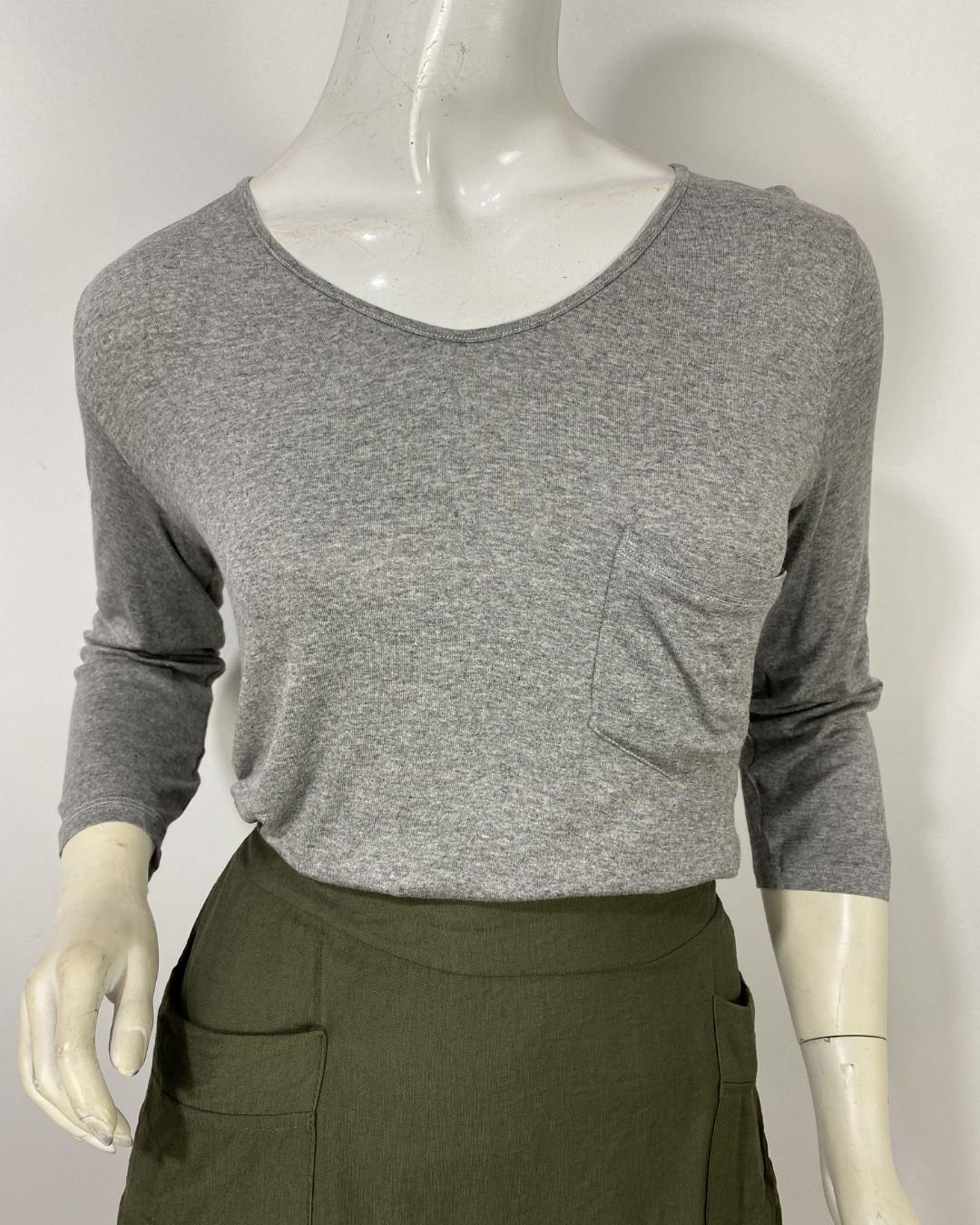 Blusa cinza manga longa em malha - Tam M - Imagem 3