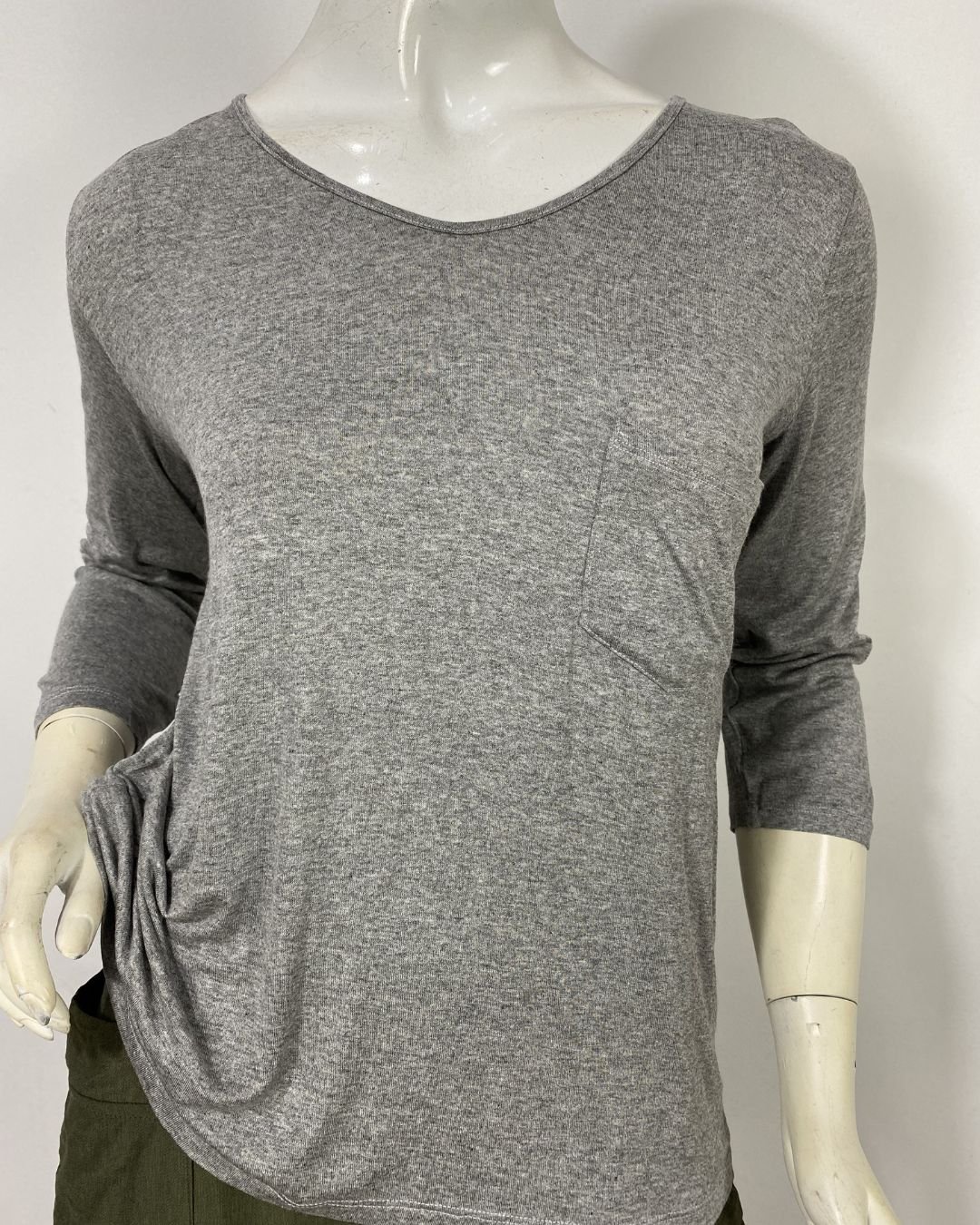 Blusa cinza manga longa em malha - Tam M - Imagem 6