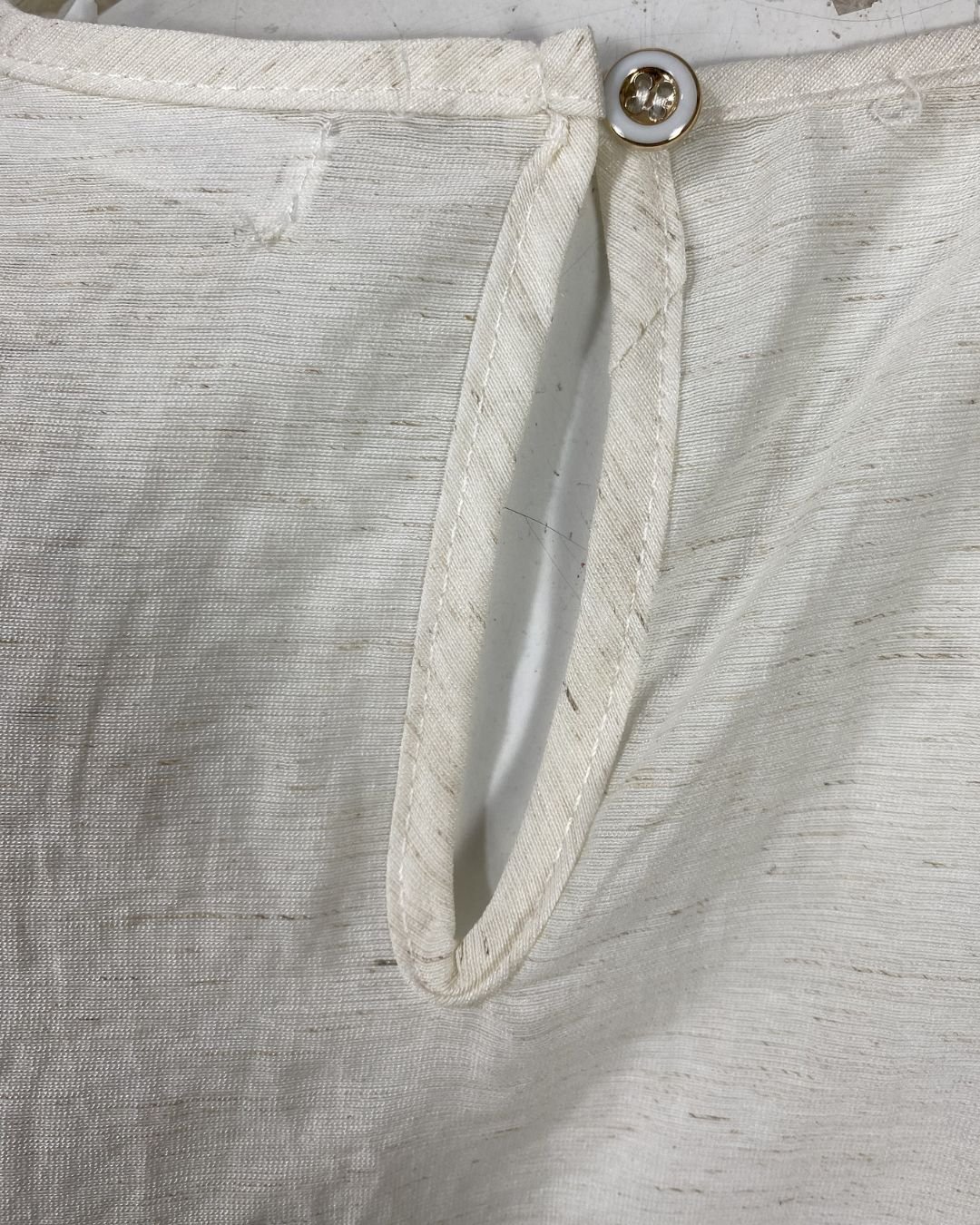 Blusa off-white decote bordado - Tam P - Imagem 8