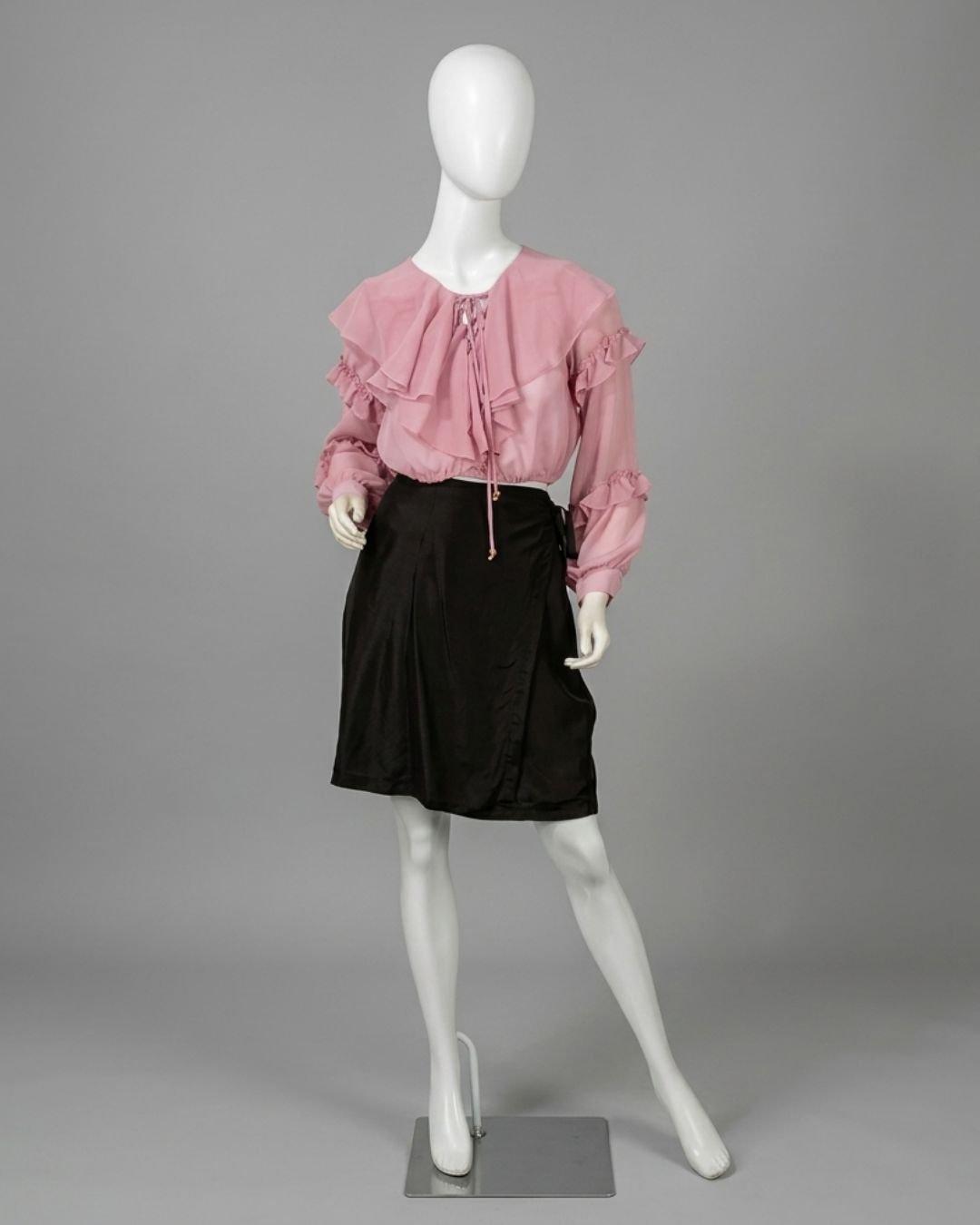 Saia envelope preta em seda Tam P/M