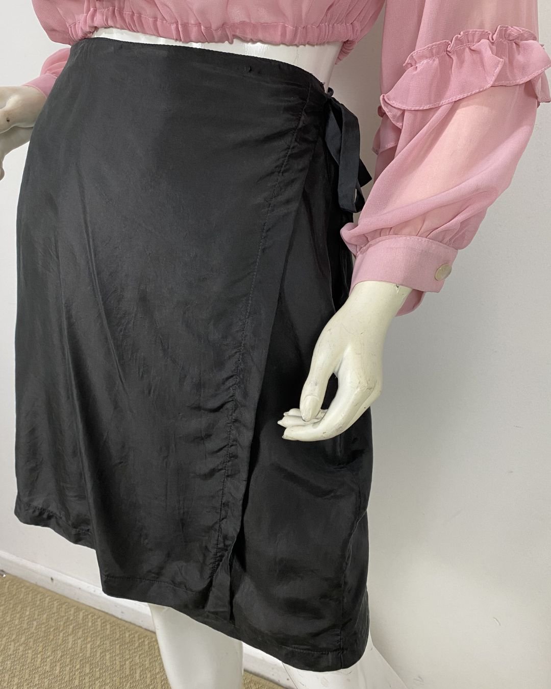 Saia envelope preta em seda Tam P/M - Imagem 3