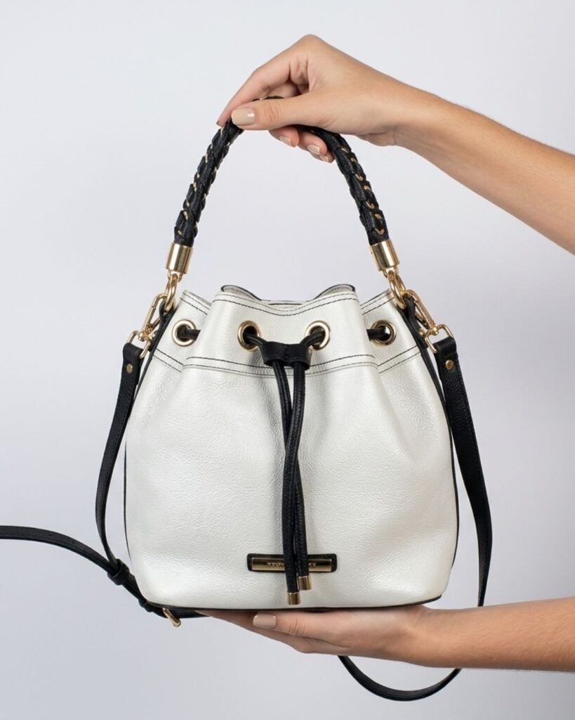 Bolsa saco em couro