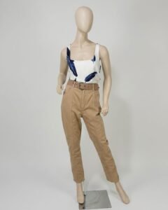 Calça jeans com cinto - Tam 40
