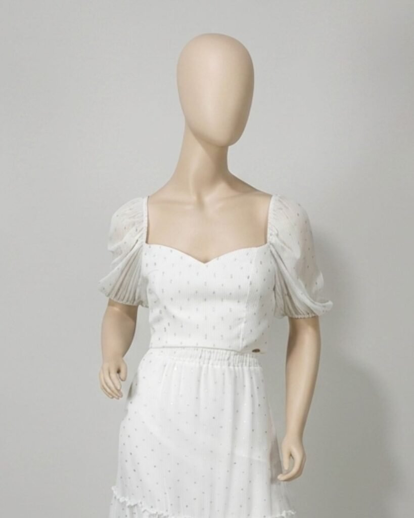 Cropped off-white detalhes metalizados – Tam M
