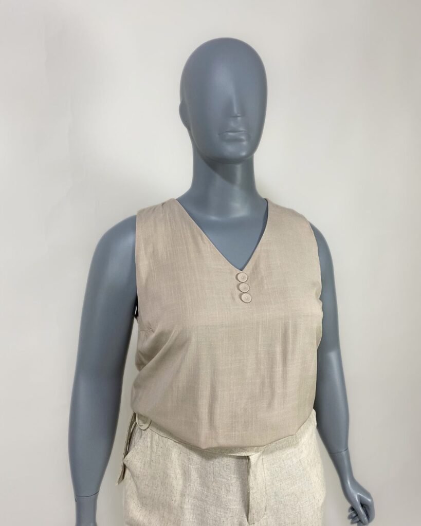 Blusa bege claro com botões – Tam GG