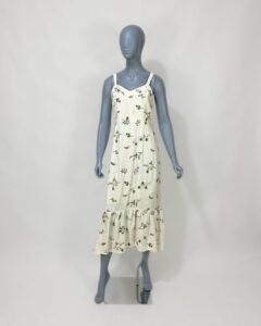 Vestido claro bordado - Tam G