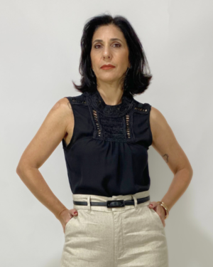 Blusa crepe decote bordado - Tam M