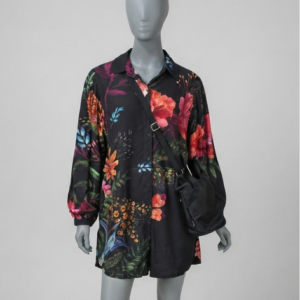 Macaquinho preto floral - tam M