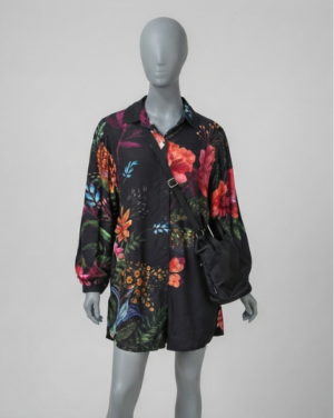 Macaquinho preto floral - tam M