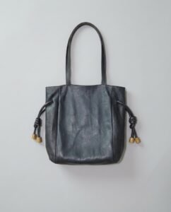 Bolsa saco em couro