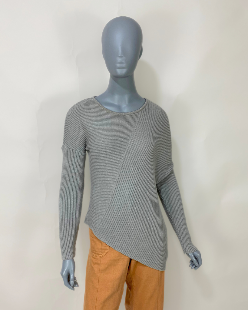 Blusa tricô cinza assimetrica – Tam M