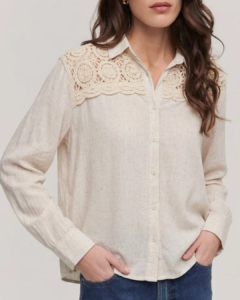 Camisa bege claro bordada - Tam G