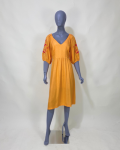 Vestido com manga bordada - Tam G