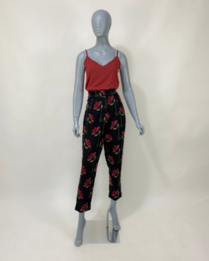 Calça preta flores bordadas - Tam 40