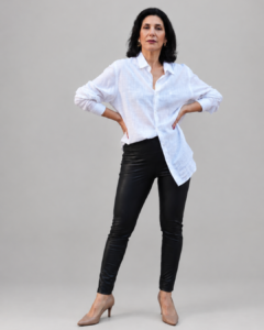Calça preta skinny  em PU - Tam G