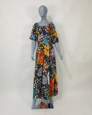 Macacão preto floral - Tam P