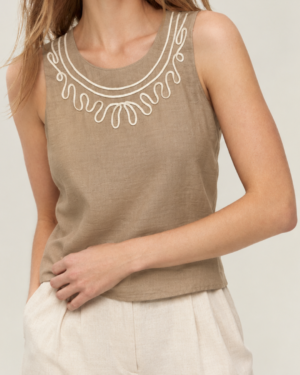 Blusa bege com detalhes bordados - Tam P
